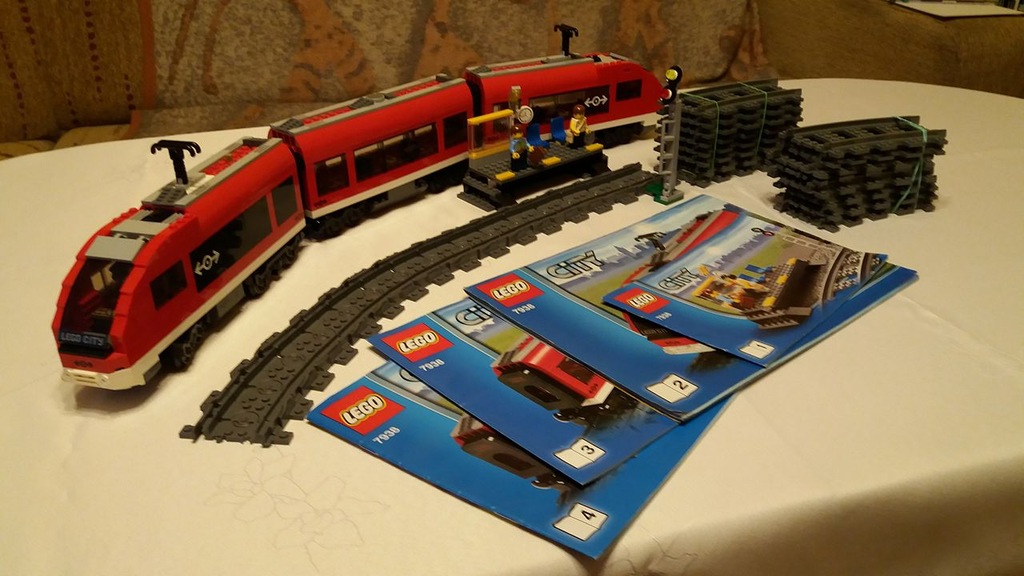 LEGO CITY Pociąg pasażerski 7938