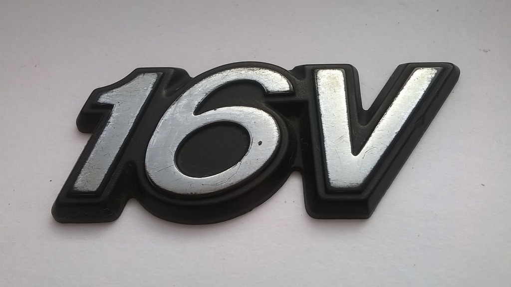 emblemat znaczek logo napis 16V 5,9/2,6 cm