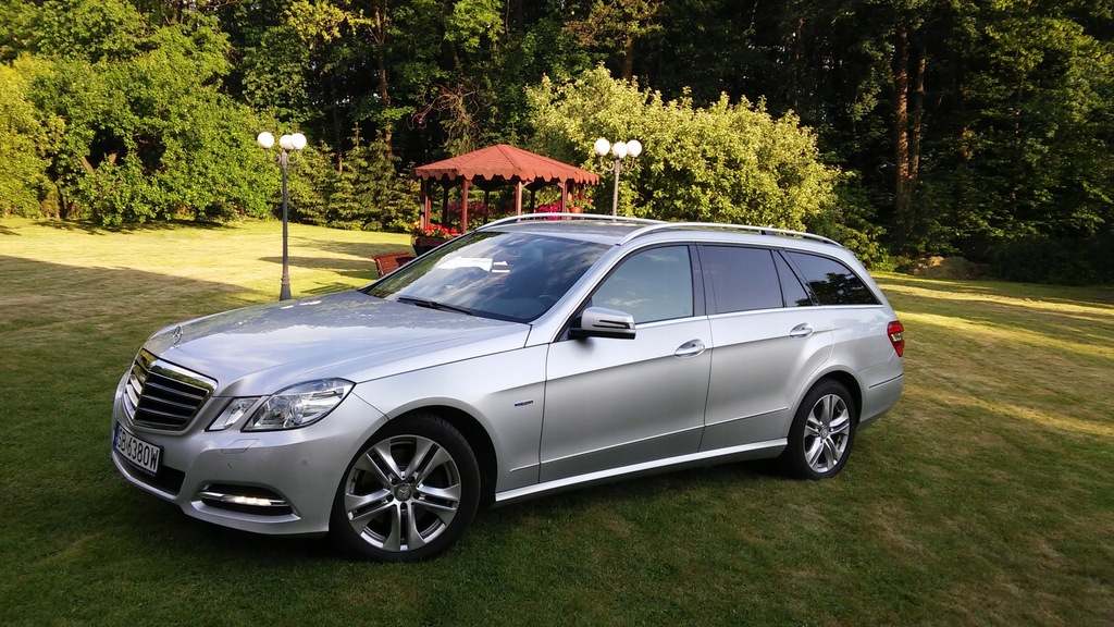 Elegancki Mercedes E250 KOMBI 4MATIC ASO 7GTRONIC!