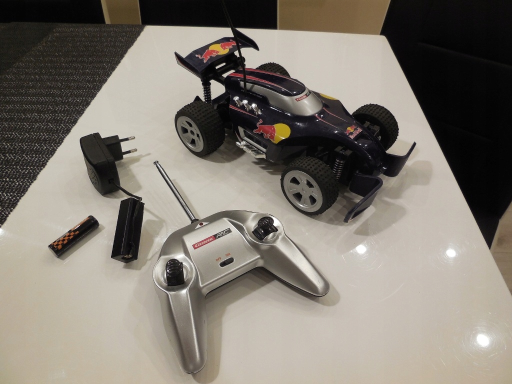 carrera rc red bull buggy