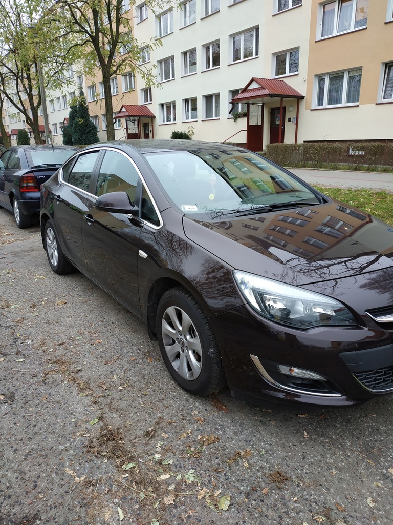 Opel astra j sedan