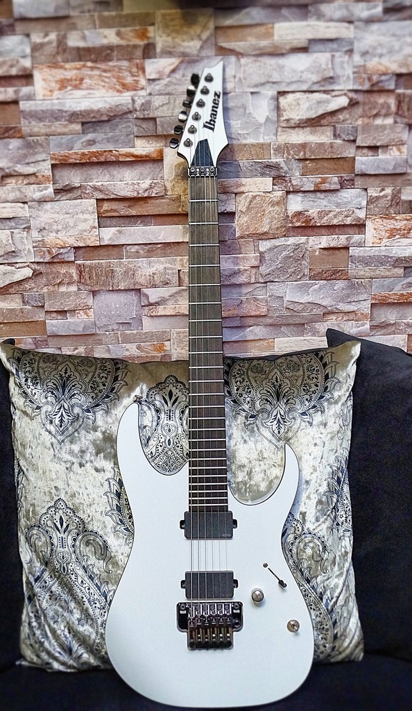 Ibanez Iron Label RGIR20 White