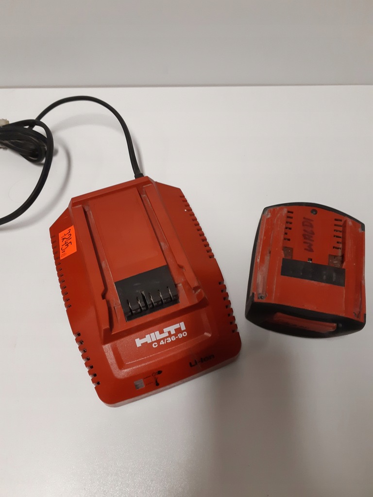 ŁADOWARKA +BARETIA HILTI C/436-90 B14/3,3 (7537/18