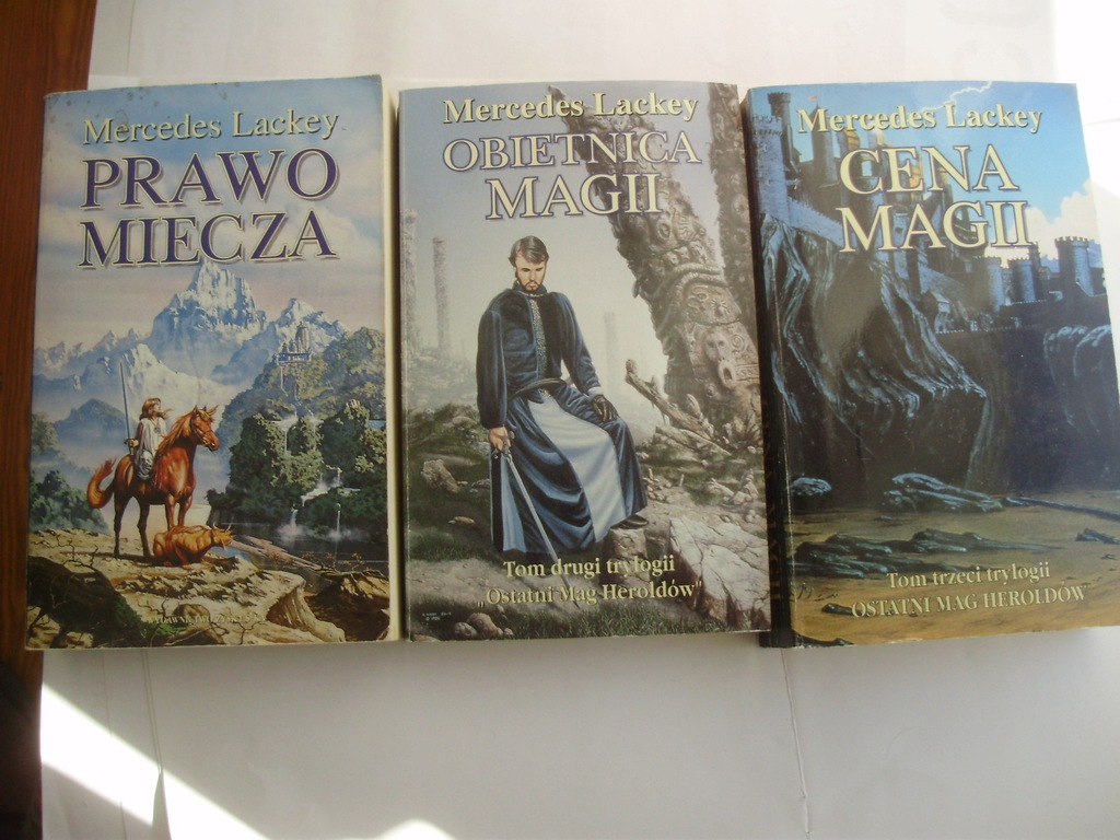 Mercedes Lackey Prawo miecza Obietnica Cena magii