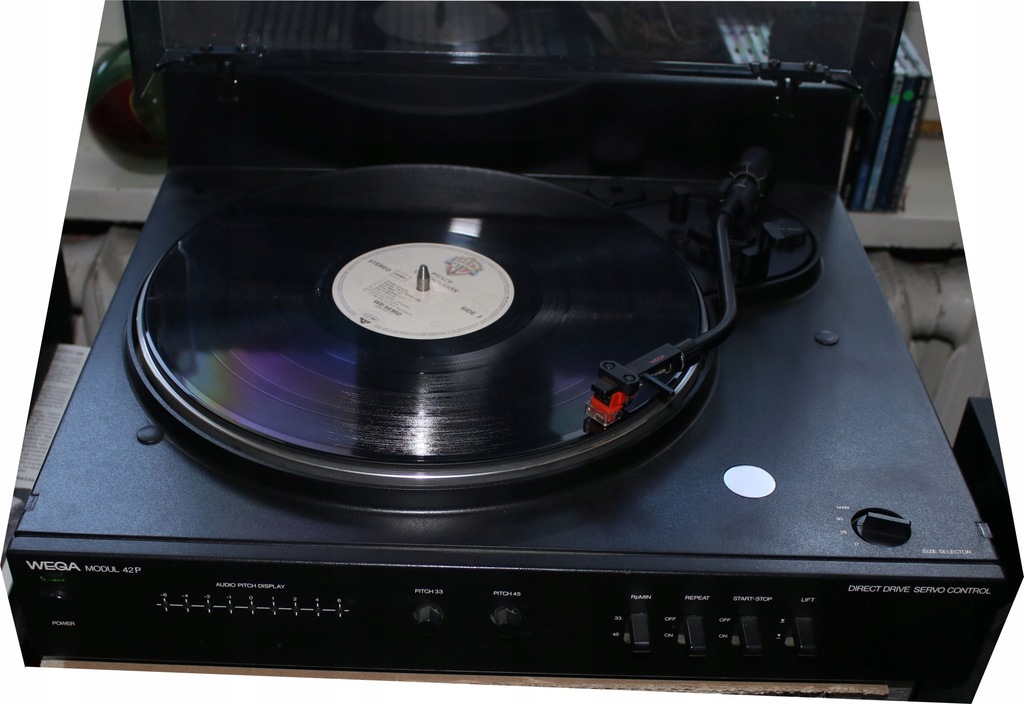 WEGA Modul 42P Direct Drive / Frog Design Inc.