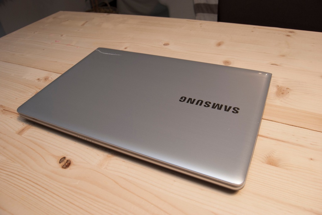 Samsung ATIV Book 2  NP270E5E Intel Pentium