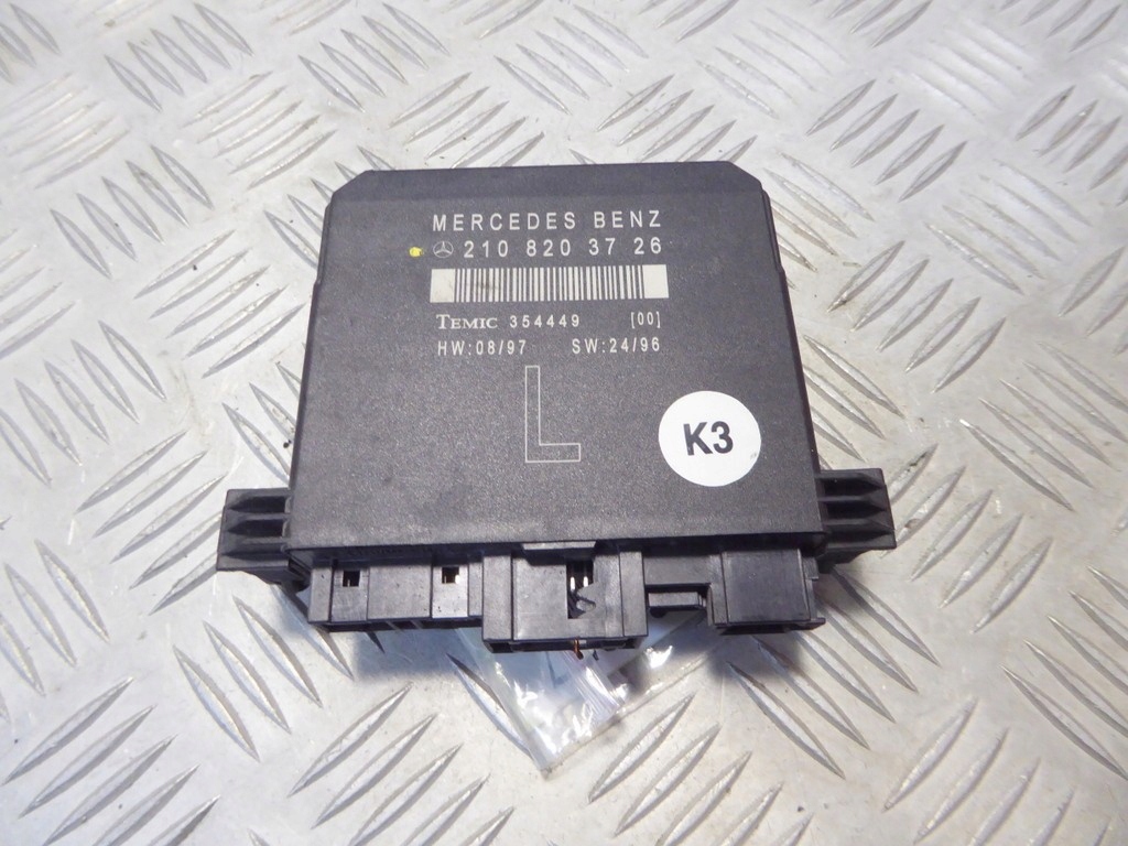 MERCEDES W210 MODUŁ KOMFORTU 2108203726