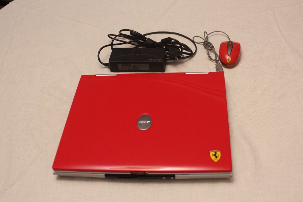 Kultowy Acer Ferrari 3200