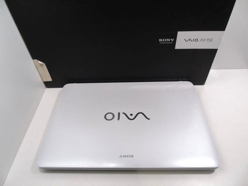 SONY VAIO FIT15 SVF1521H1EW