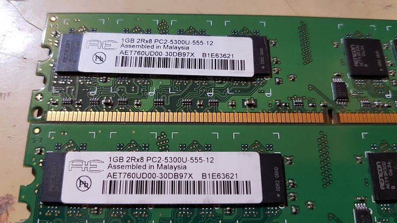 Pamięć RAM AE DDR2 2x1GB PC2-5300 (667MHz)
