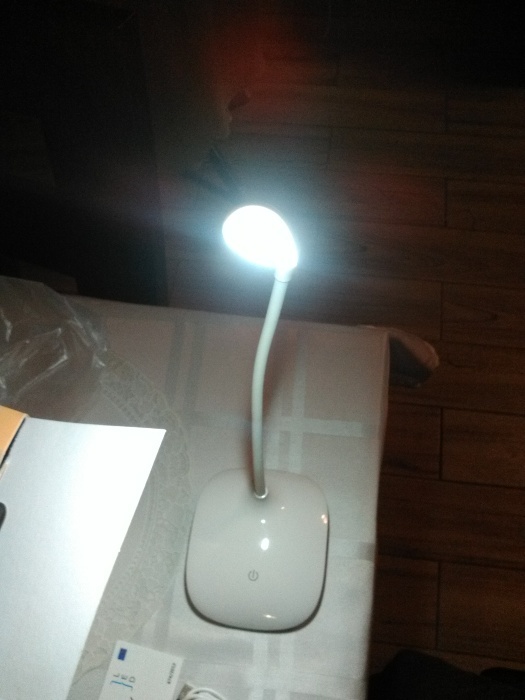 Lampka biurkowa LED 2,5W, ładowanie przez usb.