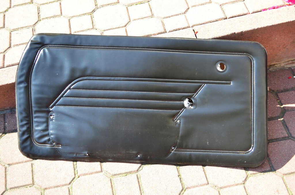 Boczek tapicerka drzwi LEWY czarny skaj Fiat 126p