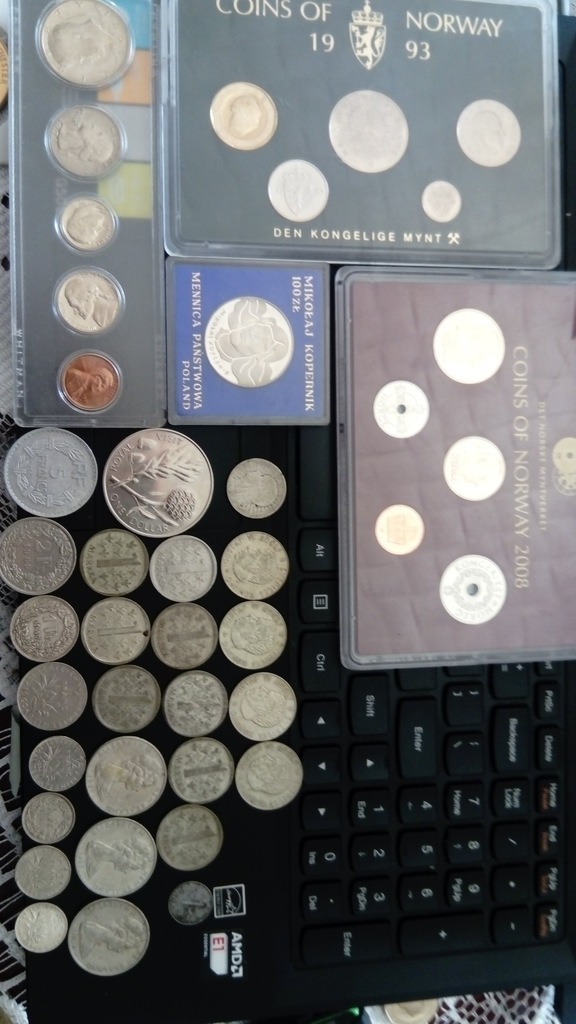 zestaw monet(różne)( 4 srebrne )
