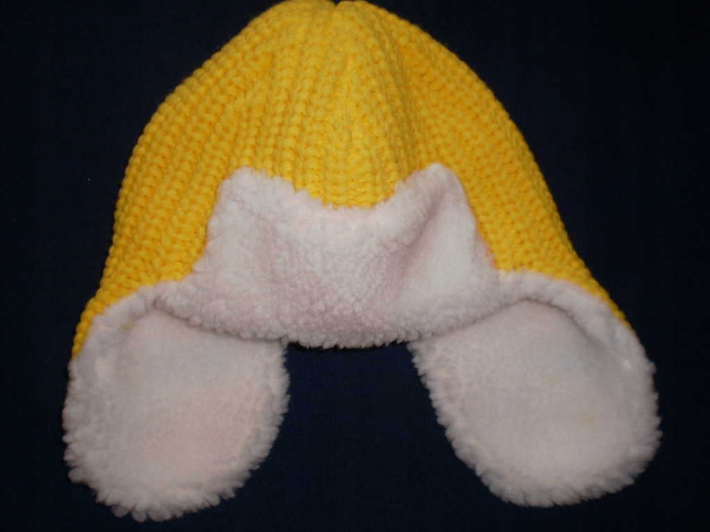 Żółta włóczkowa czapka, szalik i rękawiczki RMF FM