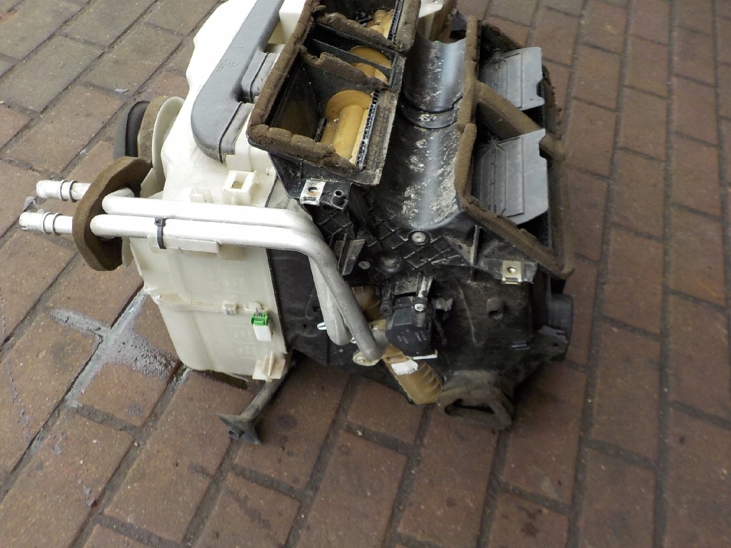 NAGRZENICA OBUDOWA NAGRZEWNICY VOLVO S80 I EUROPA