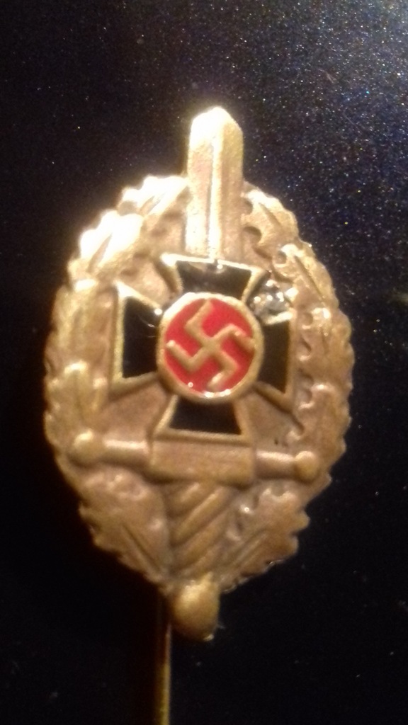Znak nazisty  wpinka swastyka 