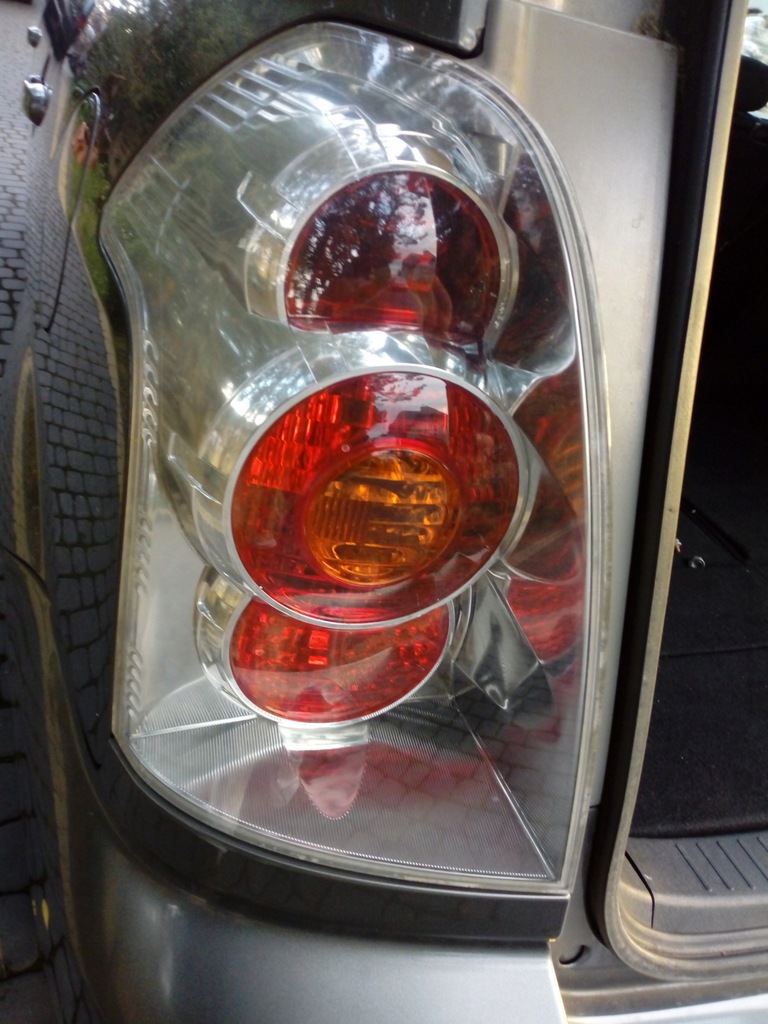 Toyota Corolla Verso lift lampa tyl lewa 7453745061