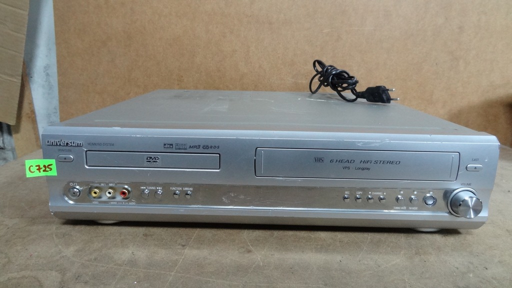 ODTWARZACZ DVD/VHS UNIVERSUM VCR-4030 - NR C725