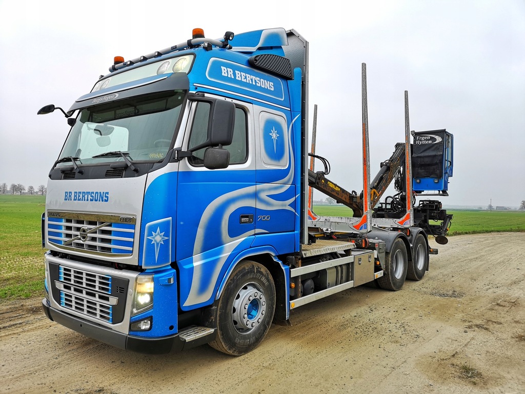 VOLVO FH16 2011 6x4 LOGLIFT 96S do lasu drewna