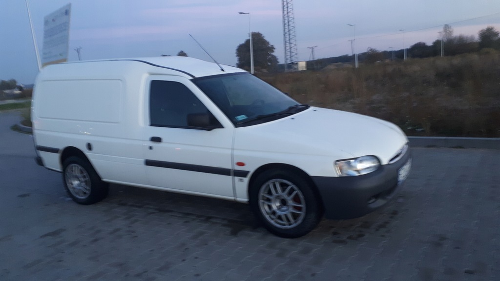 FORD ESCORT PICKUP NIE KURIER BERLINKO PARTNER VAN