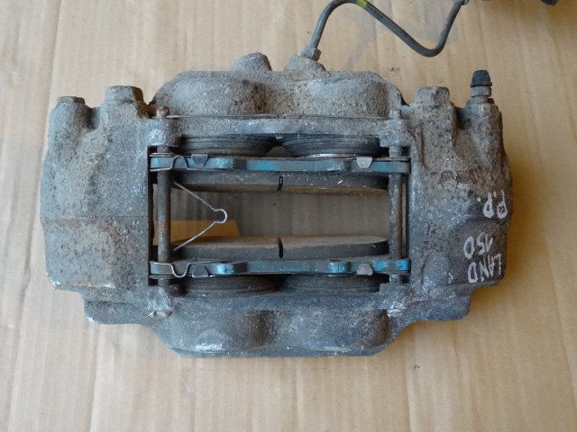 ZACISK HAMULCOWY P PRZOD TOYOTA LAND CRUISER 150