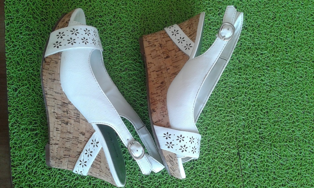 Białe buty na koturnach - Graceland