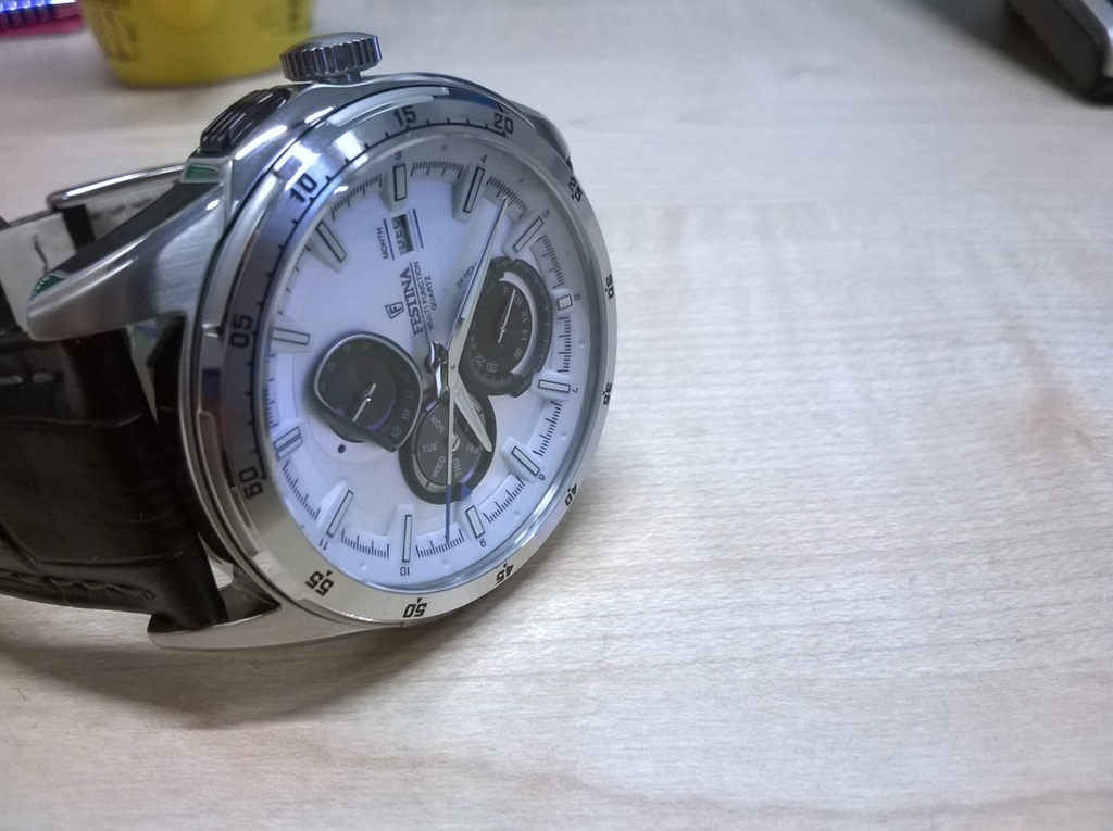 Festina 16877/1 - nowy na chodzie. Uszkodzony
