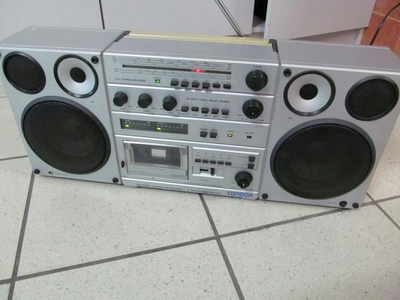 RADIOMAGNETOFON UNITRA CONDOR RM820S