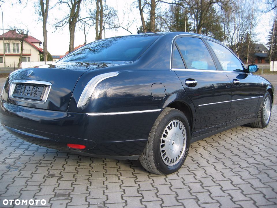 Lancia thesis km 0 image