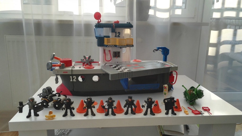 Duży statek lotniskowiec Fisher Price Imaginext