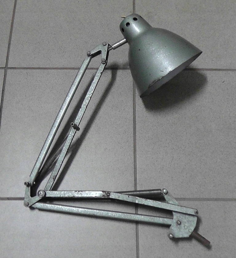 STARA LAMPA KREŚLARSKA PRL lata 50/60 SKALA