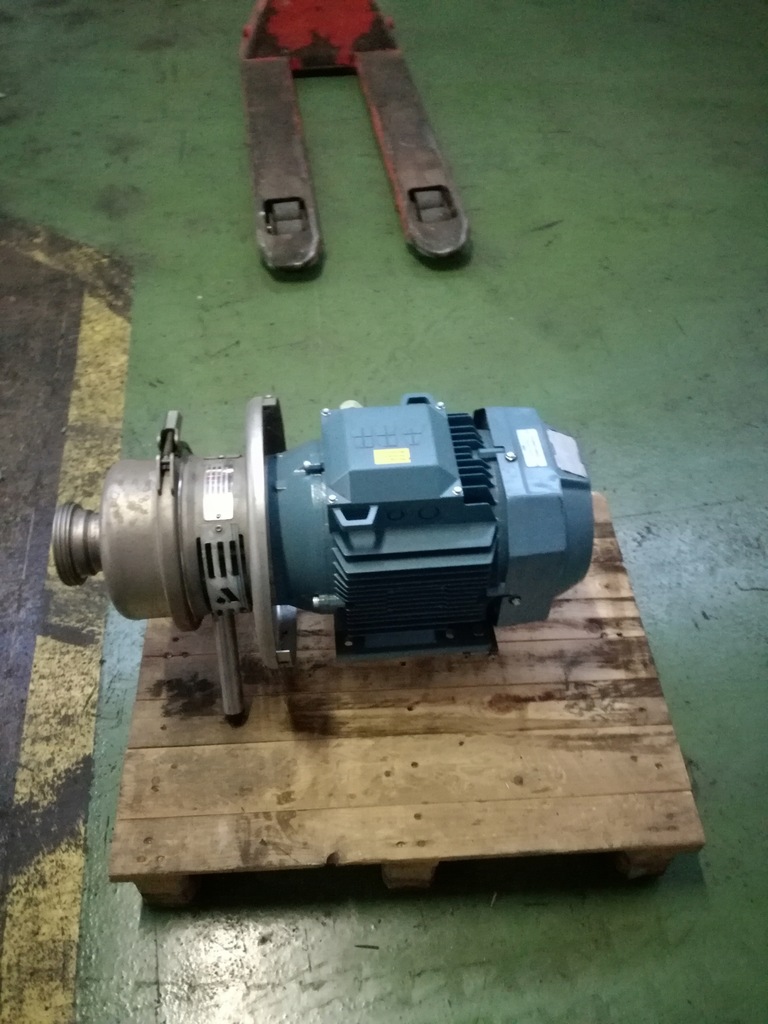 Silnik elektryczny ABB 7,5 kW z pompą