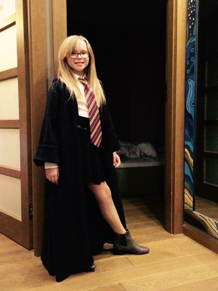 strój Hermiony Harry Potter 8-10lat peleryna+krawa