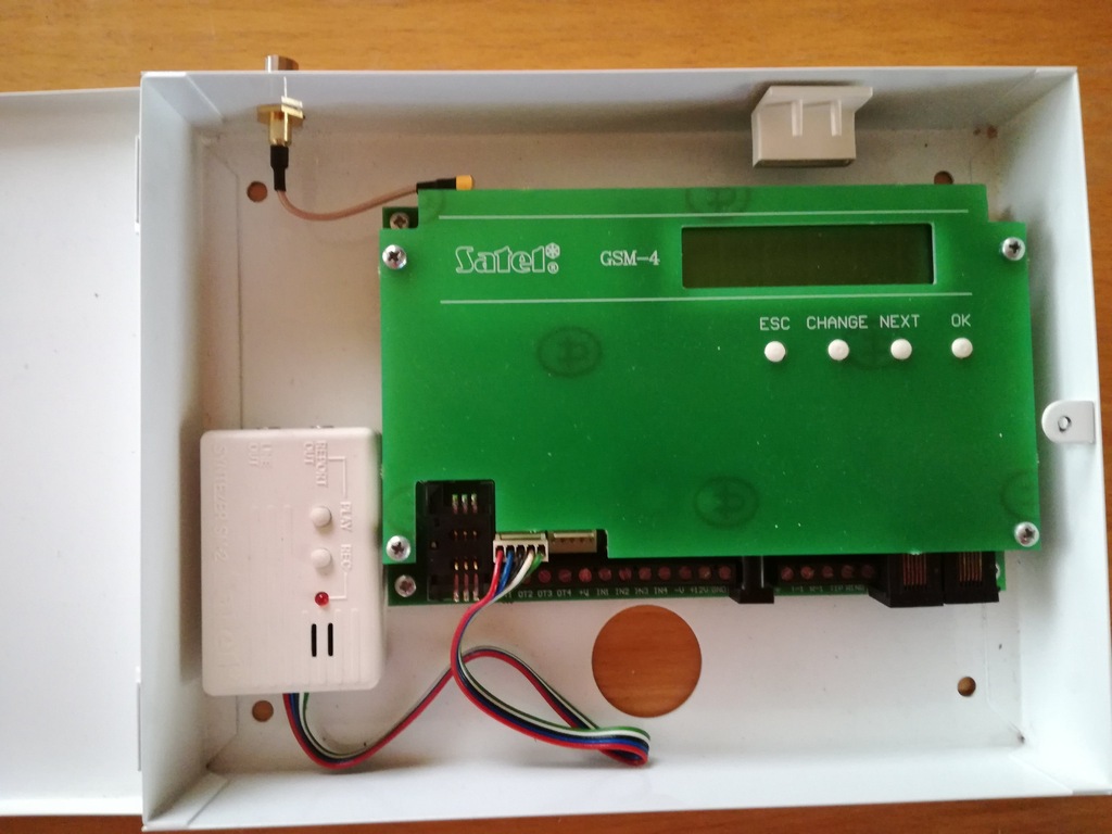 SATEL ALARM Z POWIADOMIENIE GSM - GSM-4 + SM-2
