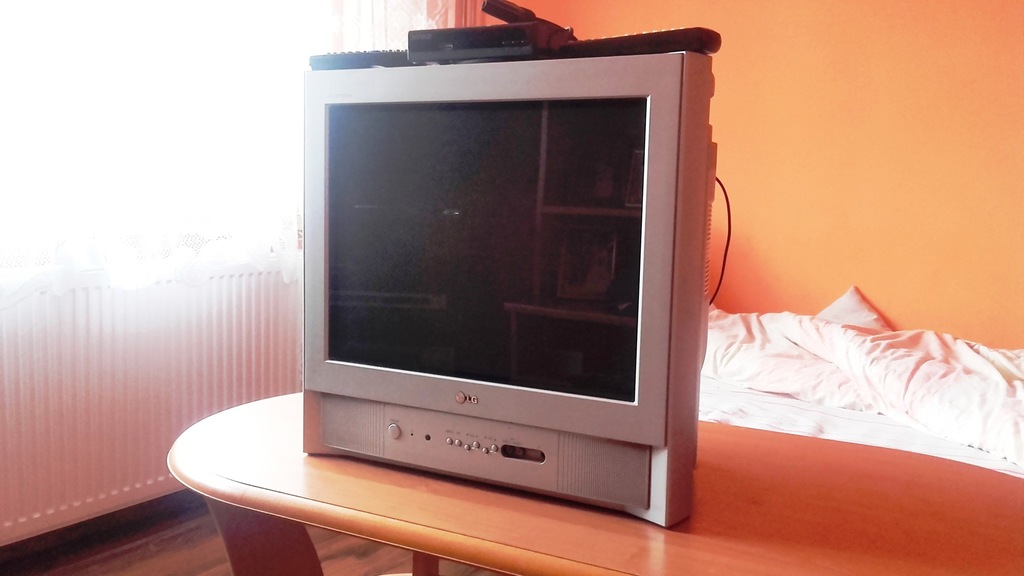 LG FLATRON RE-21FB30MX + dekoder WIWA HD 90 +pilot