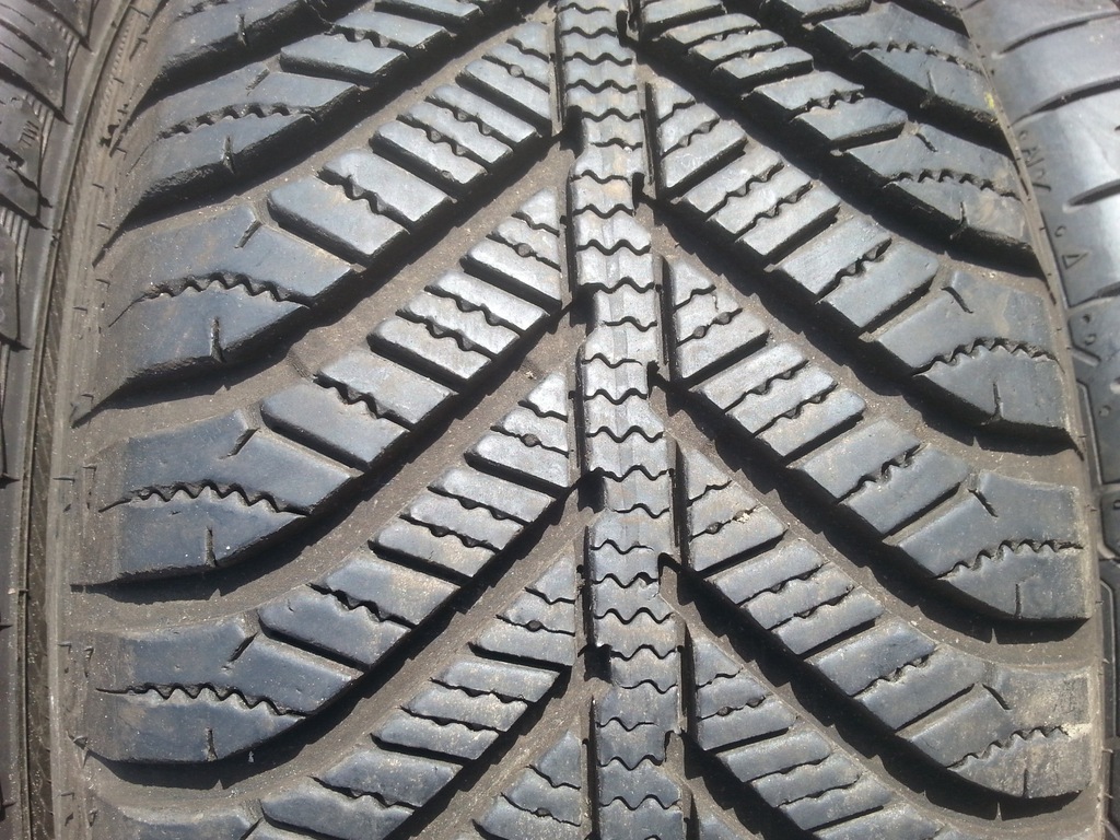 195/65R15 GOODYEAR VECTOR 4SEASONS