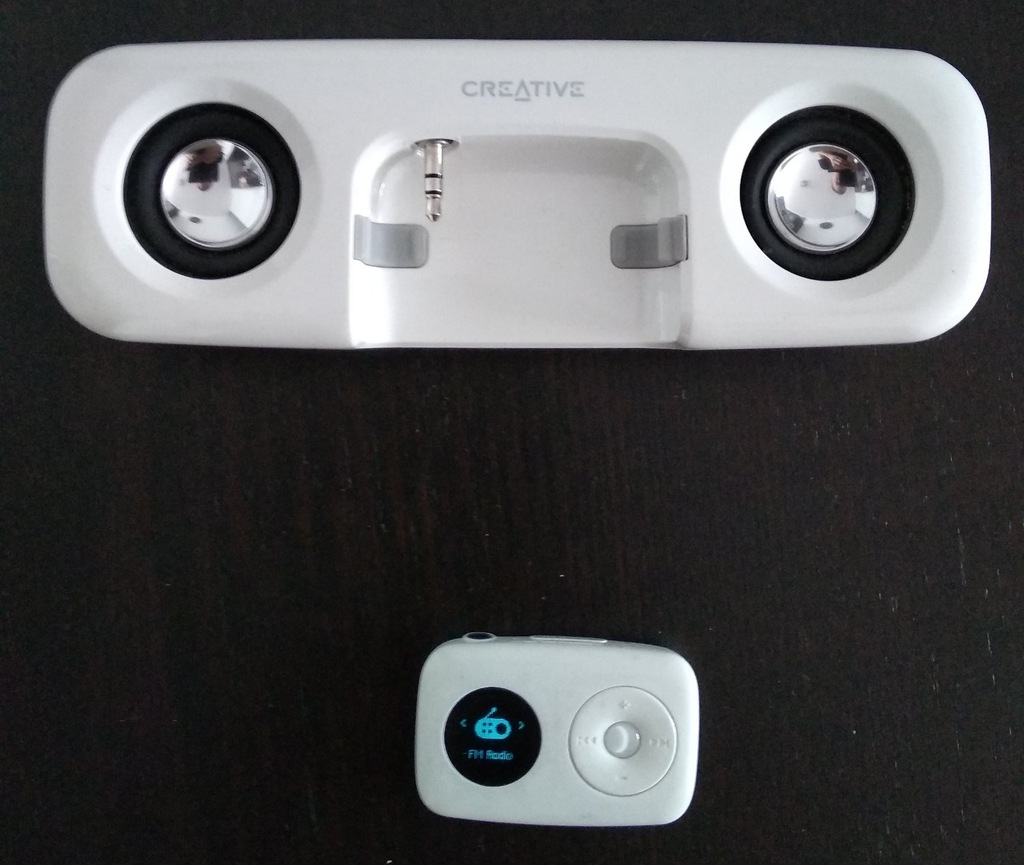 CREATIVE ZEN STONE PLUS z głośnikami TRAVEL SOUND