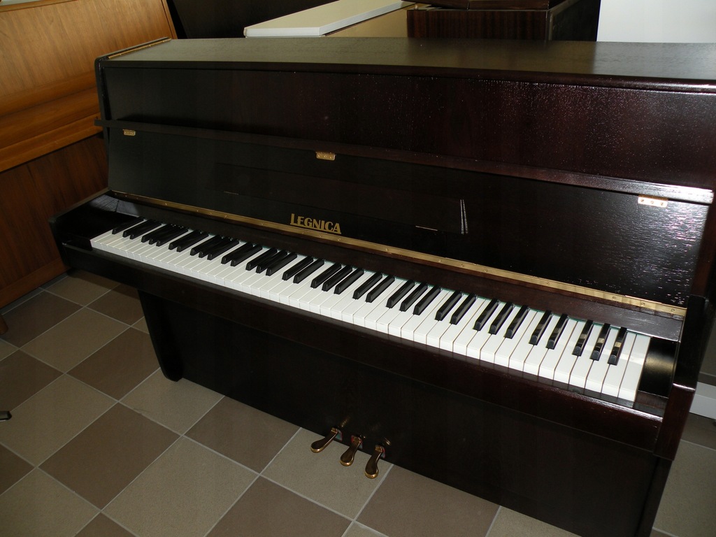 == Pianino LEGNICA-OFFBERG wersja exportowa==
