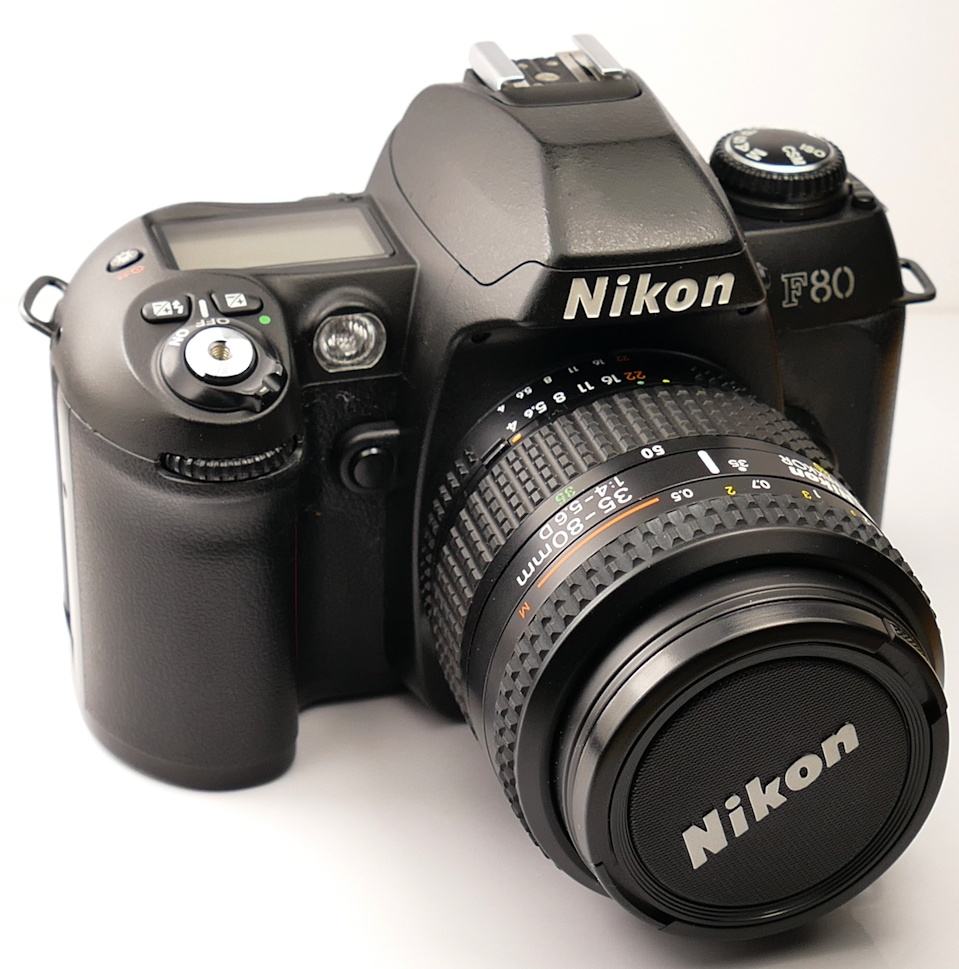 Aparat NIKON F80 + obiektyw 35-80