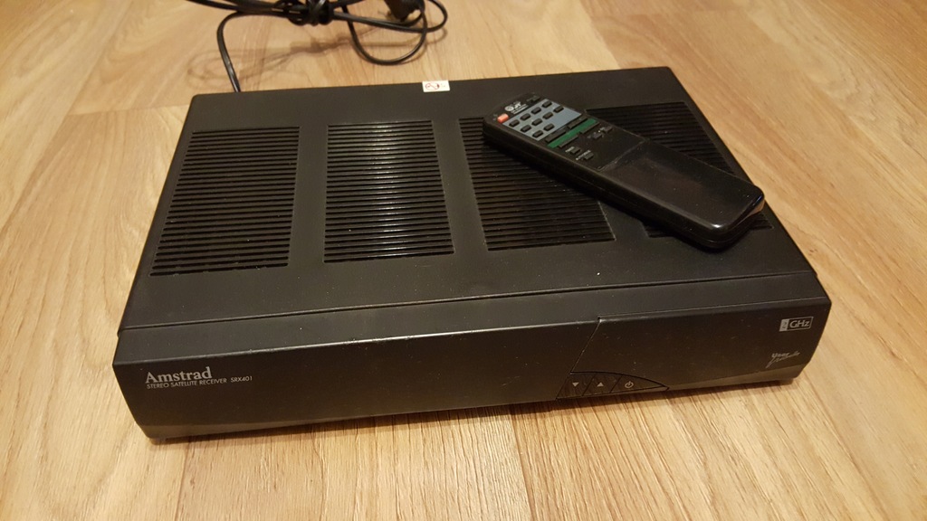 Tuner satelitarny AMSTRAD SRX401