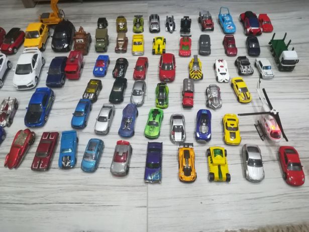 Zestaw Autek 80 sztuk używane Hot wheels