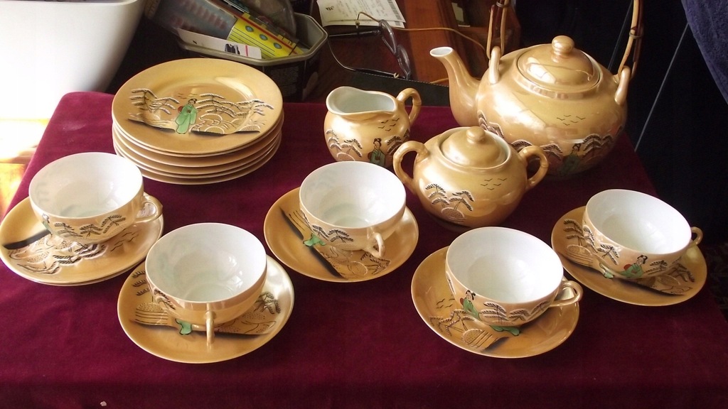 chiński serwis do herbaty--bardzo cienka porcelana