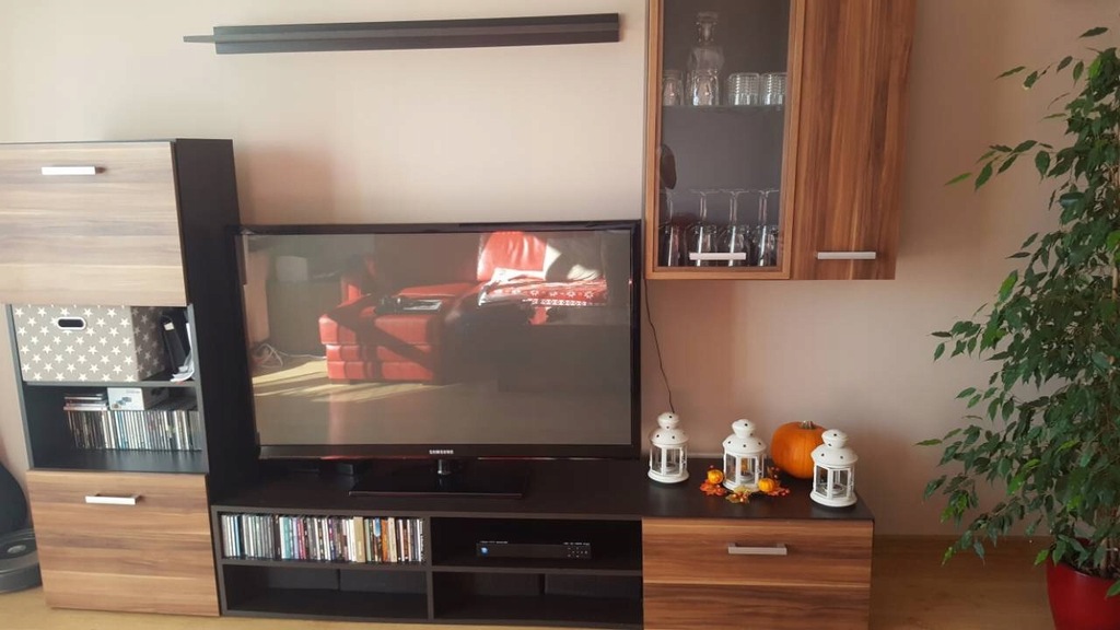 meble do salonu (komoda + szafki)