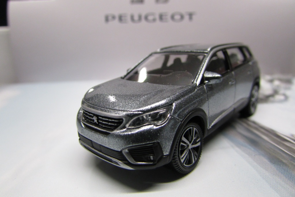 PEUGEOT 5008  SKALA  1:50 