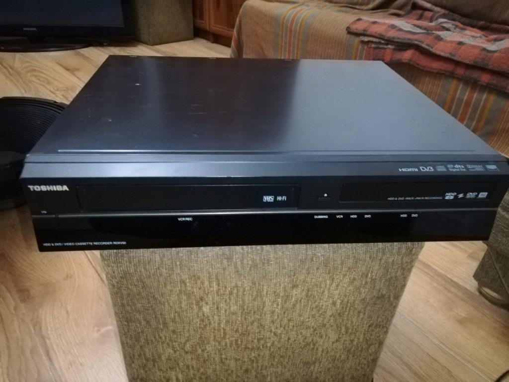 NAGRYWARKA VHS/HDD/DVD TOSHIBA RDXV50 HDMI