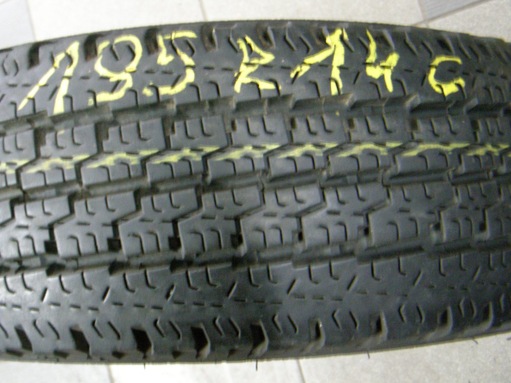 195 80 14 C    8mm       MICHELIN AGILIS 81