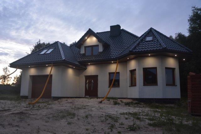 Dom Jednorodzinny Ciekoty  190m2