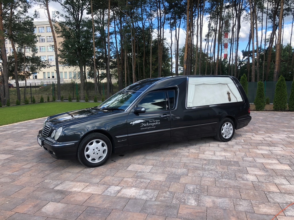 Karawan Mercedes W210 Pullman