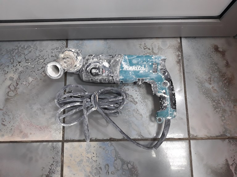 MŁOTOWIERTARKA MAKITA HR2470T, NIE DZIAŁA UDAR