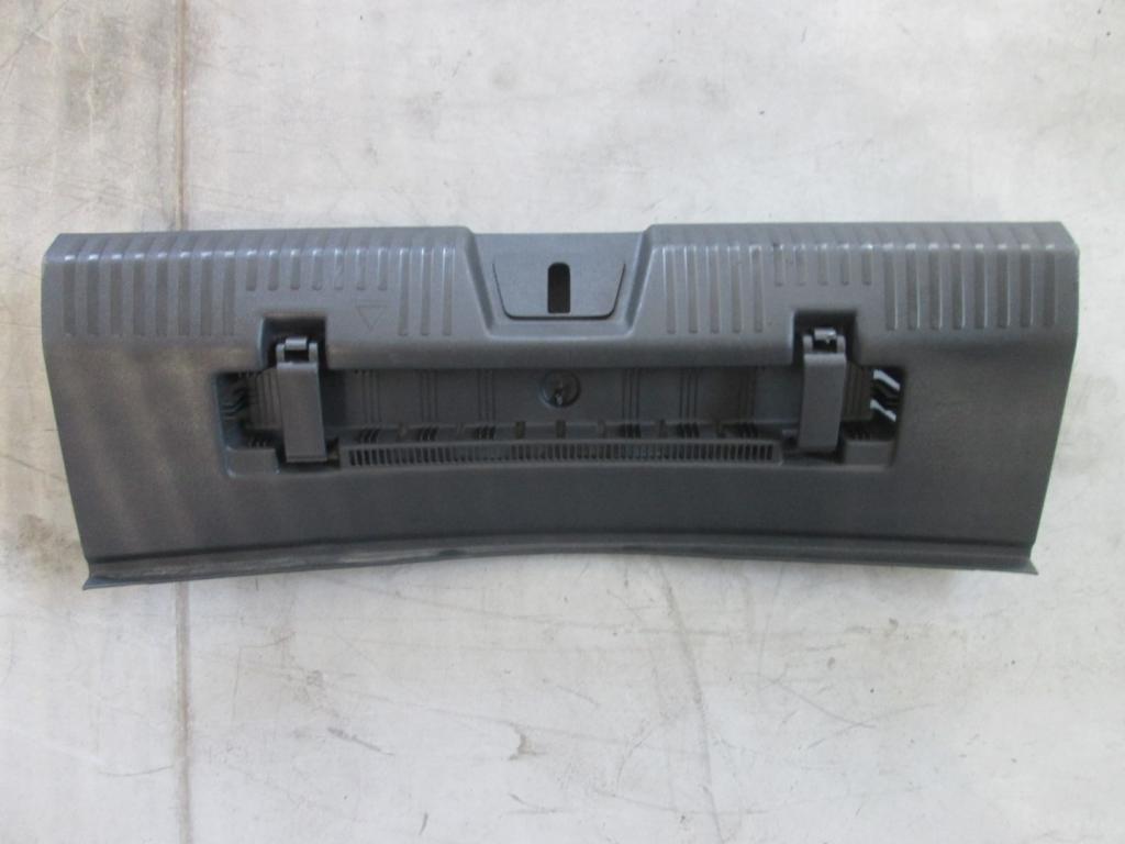 moulding cap for rear panel NEW BEETLE 5C0